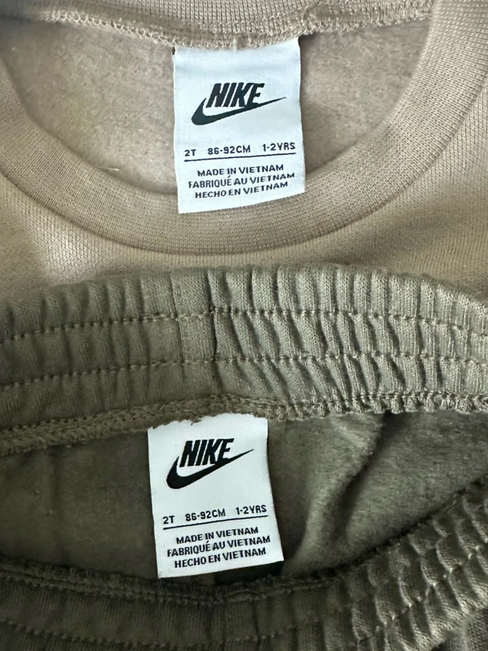 NWT Boys 2T Nike 2PC Sweatshirt & Jogger Set Tan Olive Orange Logo Outfit - Picture 6 of 6